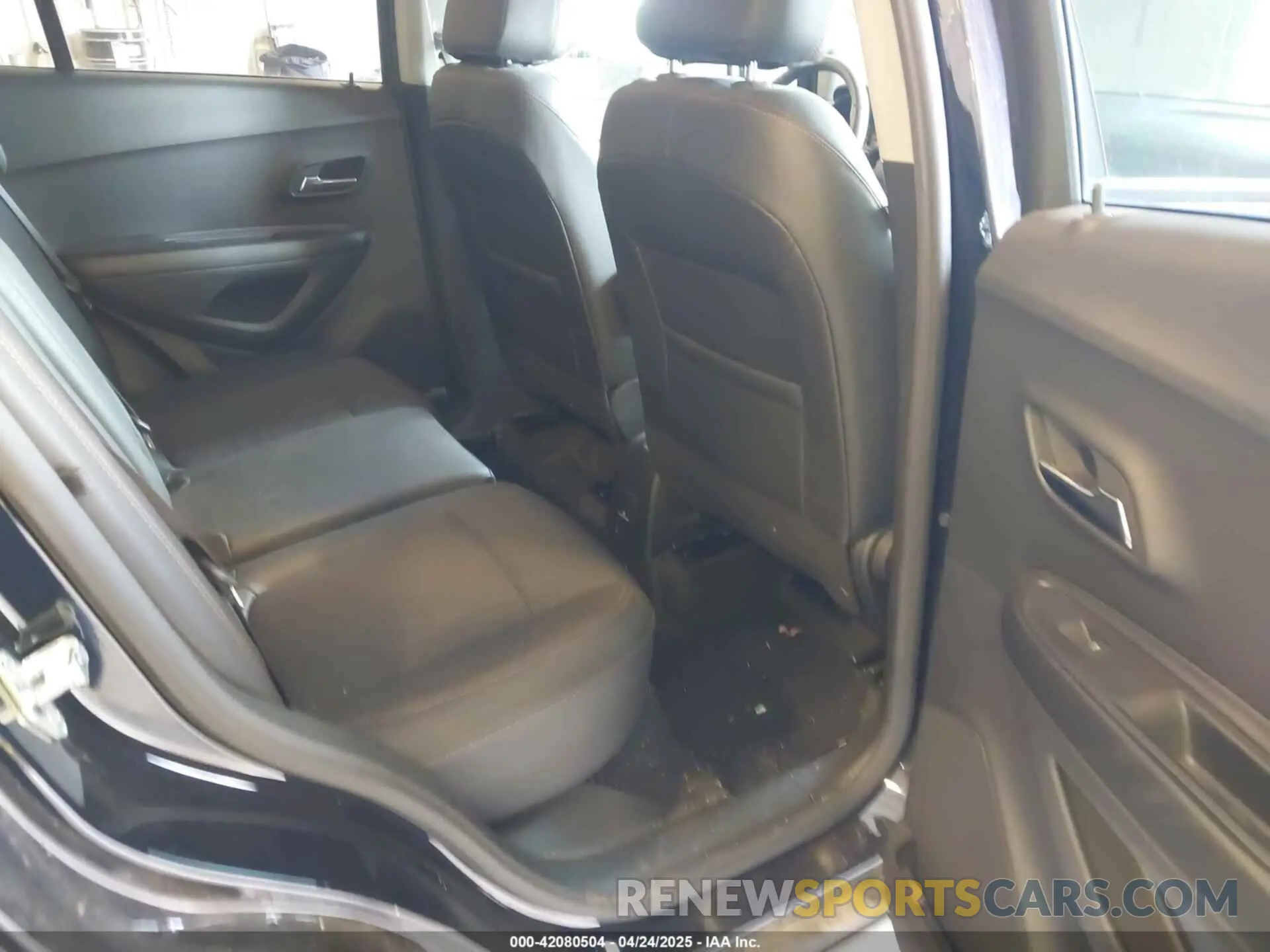 8 Photograph of a damaged car KL7CJPSM1NB563974 CHEVROLET TRAX 2022