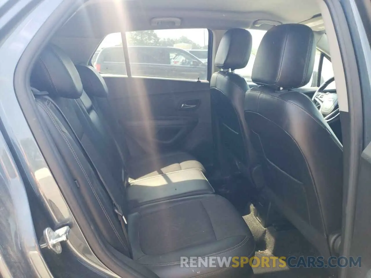 11 Photograph of a damaged car KL7CJPSM2NB512760 CHEVROLET TRAX 2022