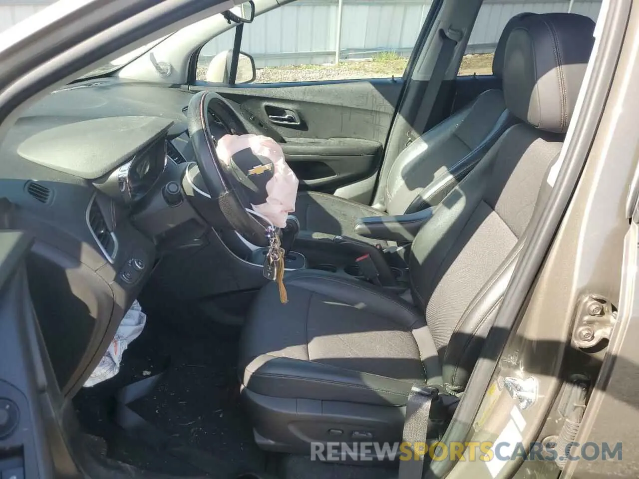 7 Photograph of a damaged car KL7CJPSM2NB530112 CHEVROLET TRAX 2022