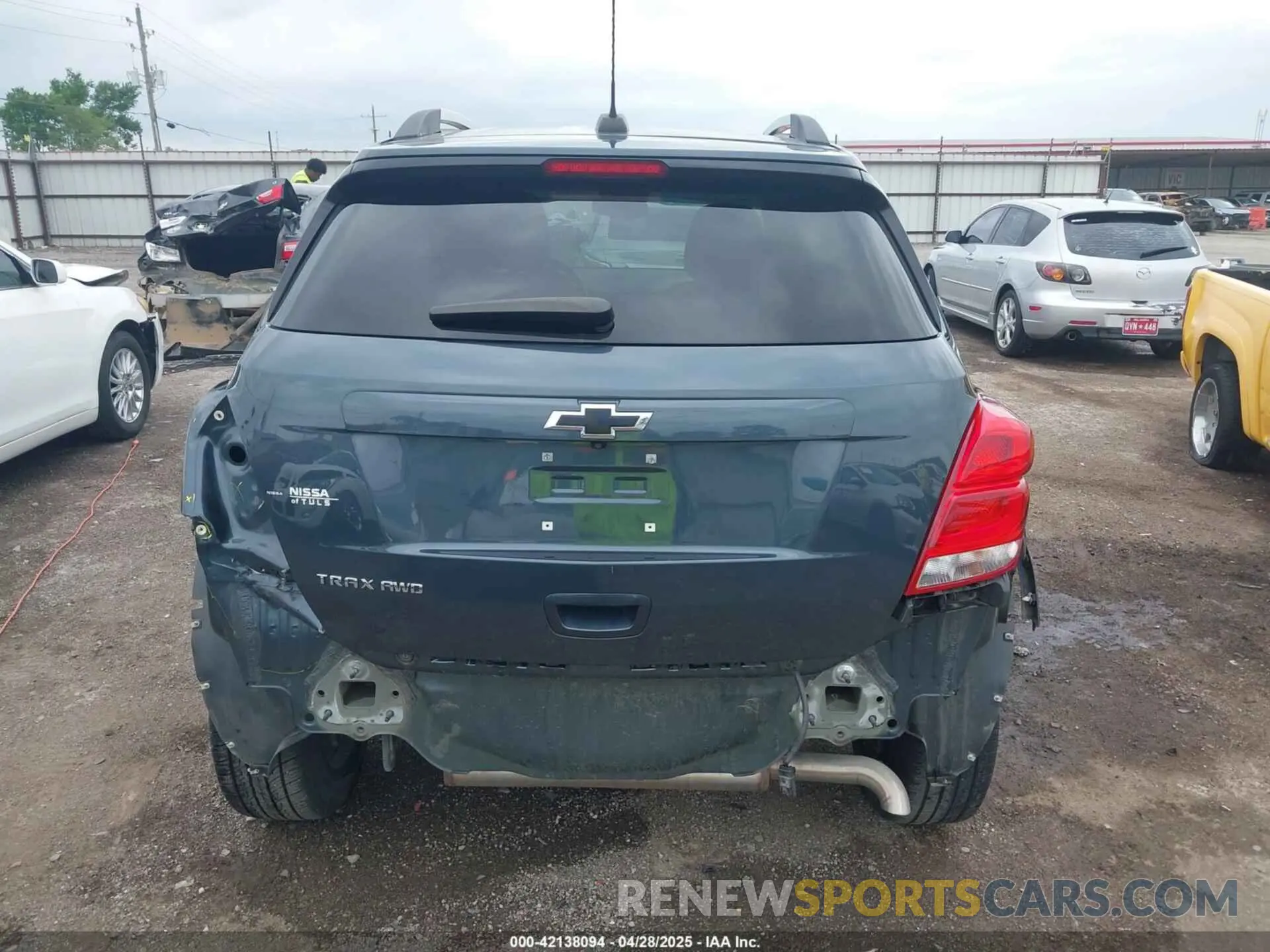 17 Photograph of a damaged car KL7CJPSM3NB506658 CHEVROLET TRAX 2022