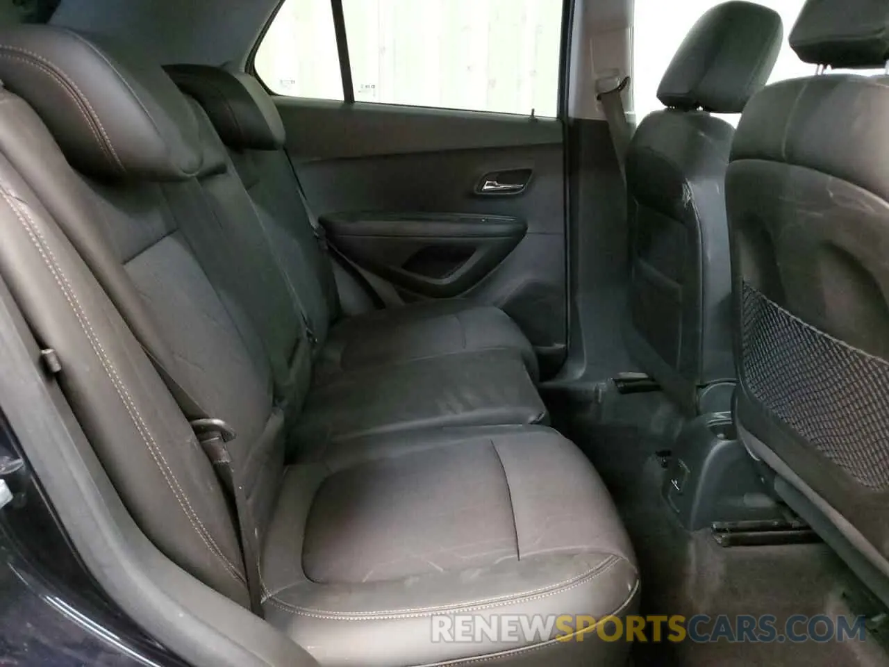 11 Photograph of a damaged car KL7CJPSM3NB534444 CHEVROLET TRAX 2022