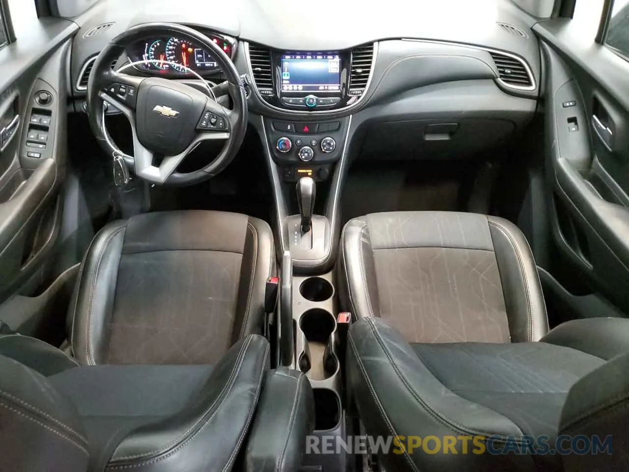 8 Photograph of a damaged car KL7CJPSM3NB534444 CHEVROLET TRAX 2022