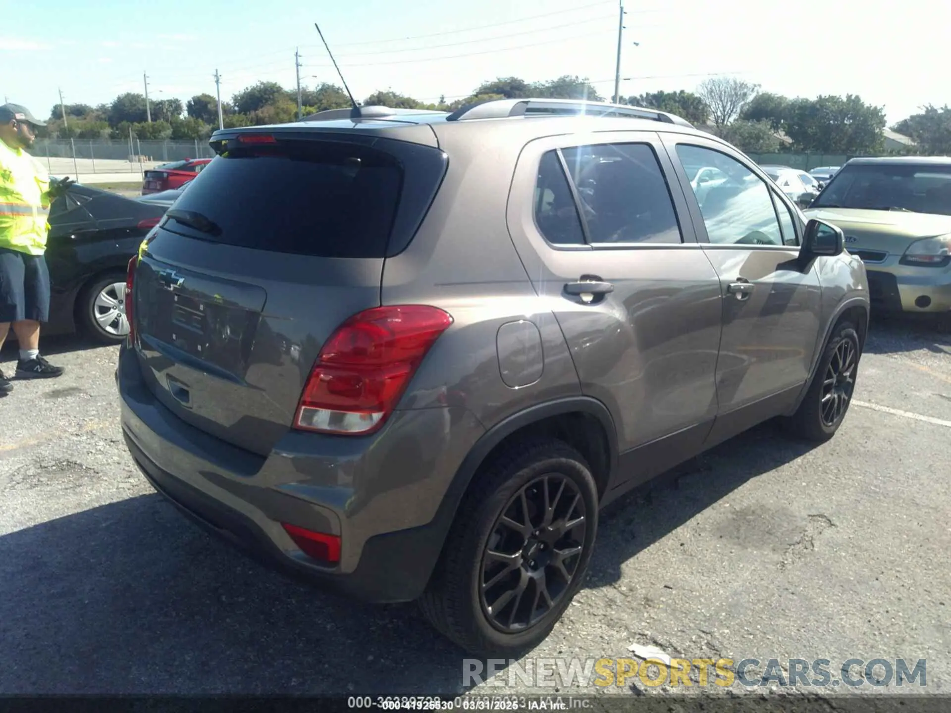 4 Photograph of a damaged car KL7CJPSM3NB542396 CHEVROLET TRAX 2022