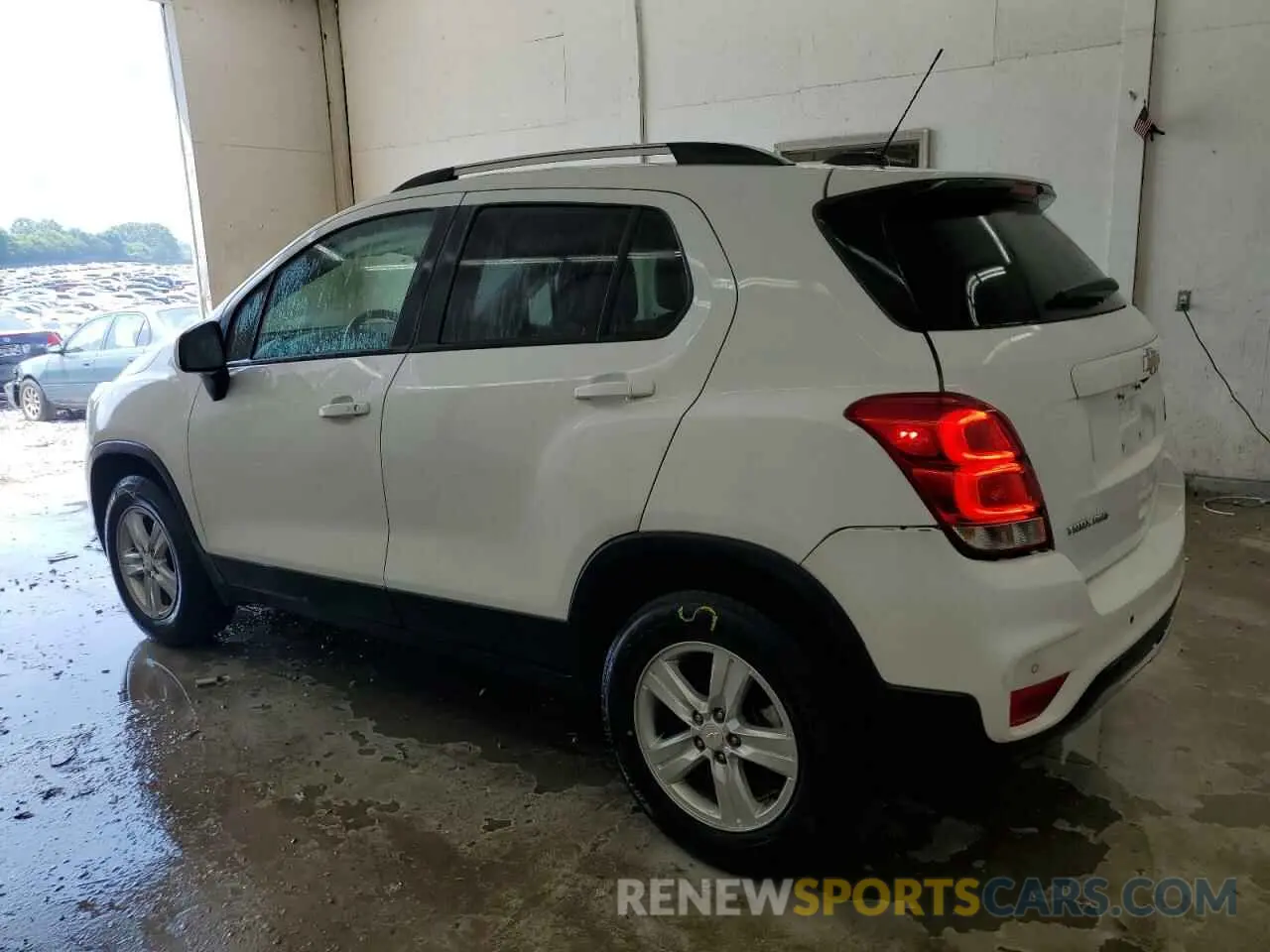 2 Photograph of a damaged car KL7CJPSM4NB540253 CHEVROLET TRAX 2022