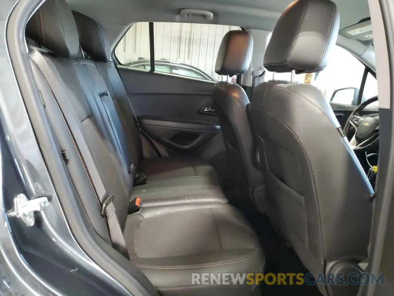 11 Photograph of a damaged car KL7CJPSM5NB524627 CHEVROLET TRAX 2022
