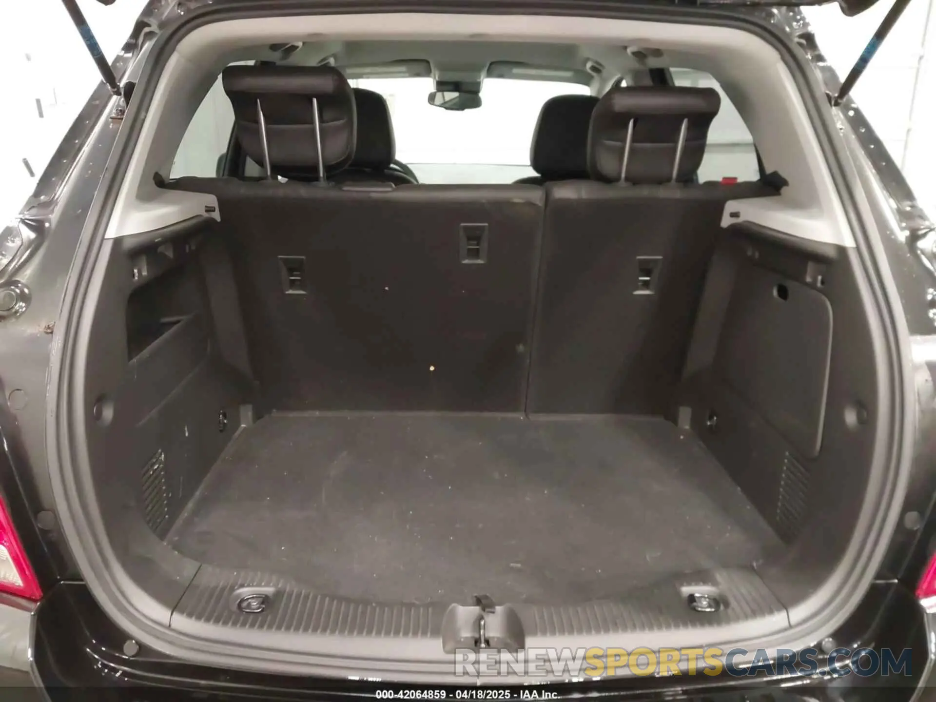 18 Photograph of a damaged car KL7CJPSM5NB540262 CHEVROLET TRAX 2022