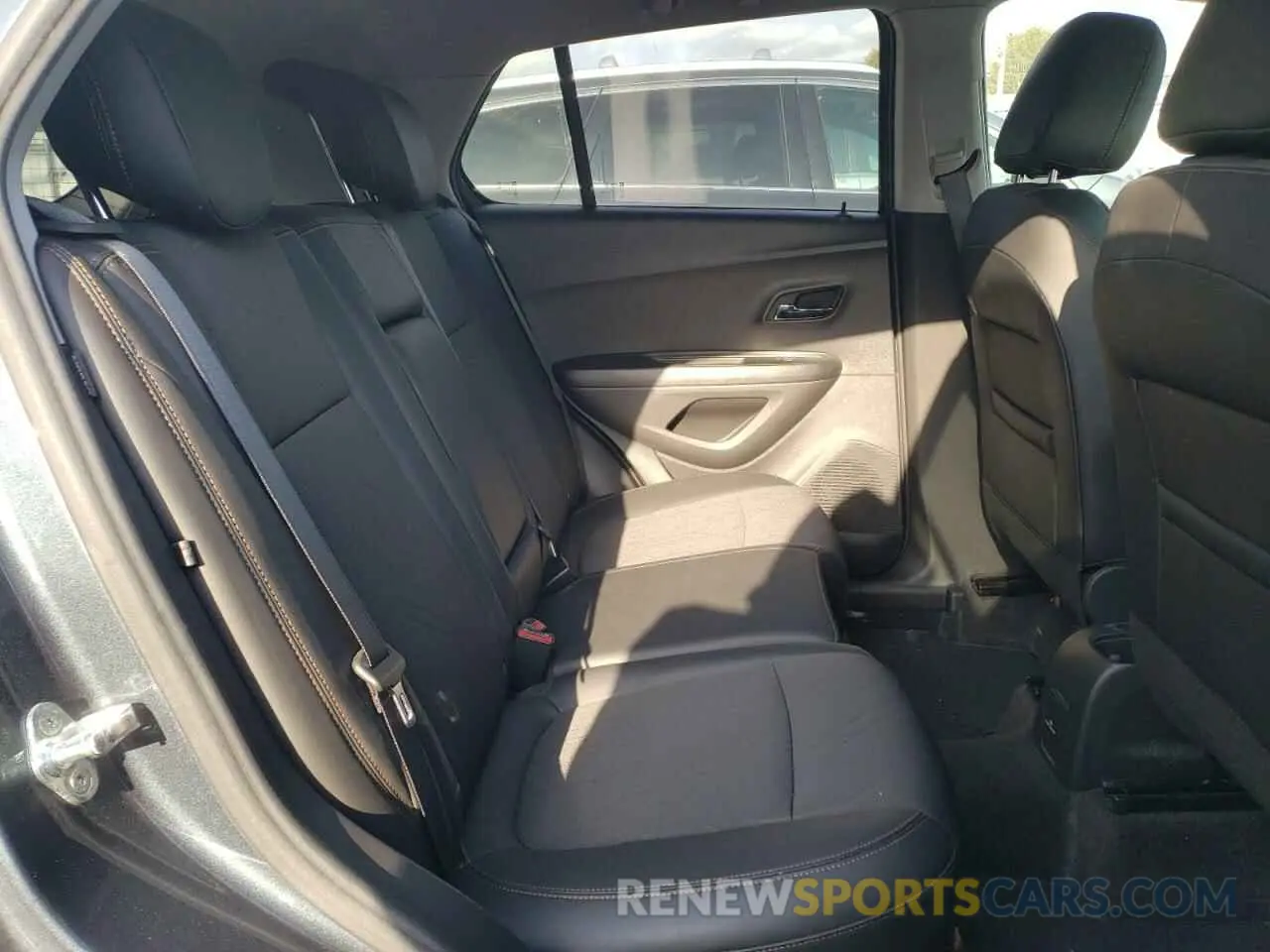 11 Photograph of a damaged car KL7CJPSM5NB559717 CHEVROLET TRAX 2022