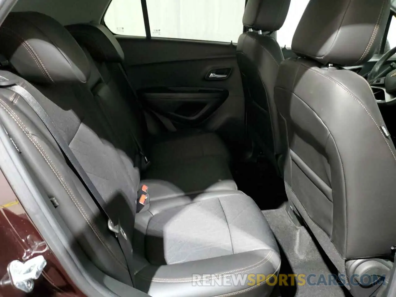 11 Photograph of a damaged car KL7CJPSM7NB518926 CHEVROLET TRAX 2022