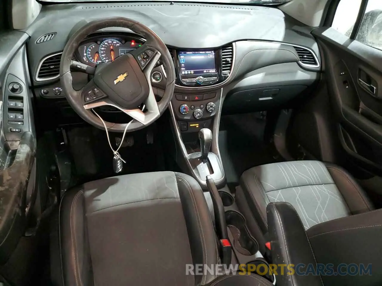 8 Photograph of a damaged car KL7CJPSM7NB518926 CHEVROLET TRAX 2022