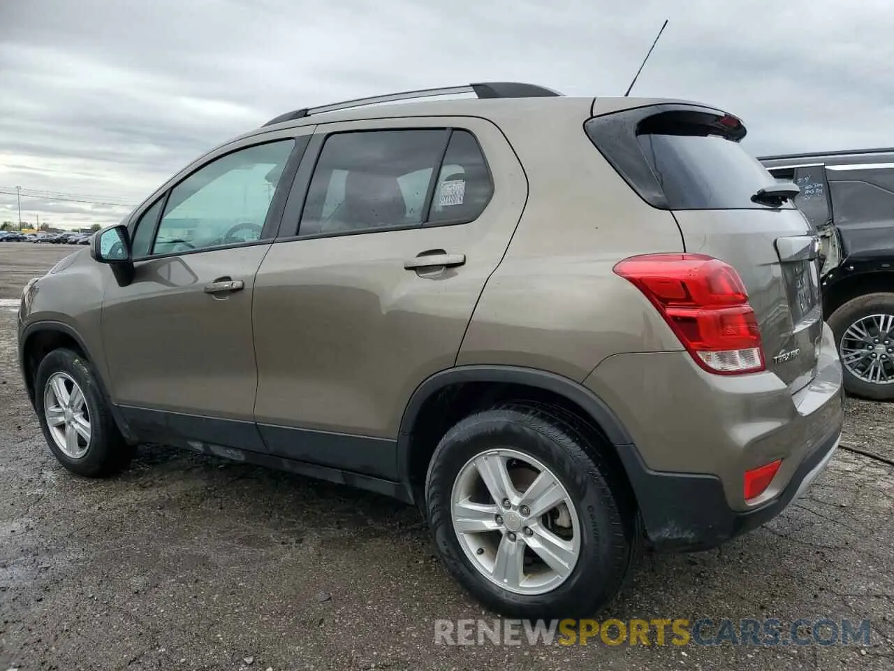 2 Photograph of a damaged car KL7CJPSM7NB528484 CHEVROLET TRAX 2022