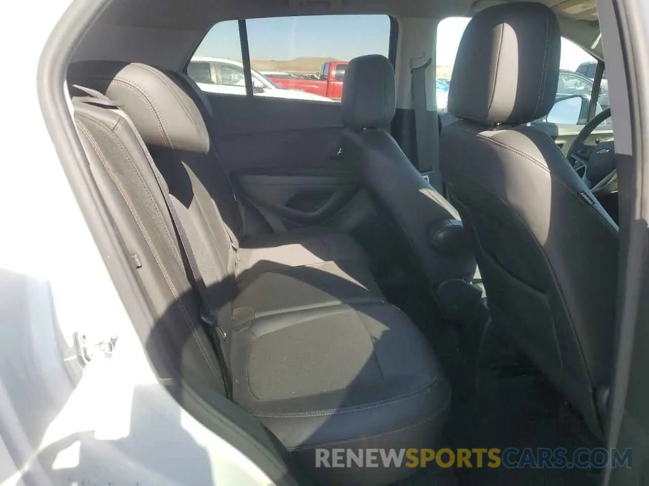 10 Photograph of a damaged car KL7CJPSM7NB564899 CHEVROLET TRAX 2022