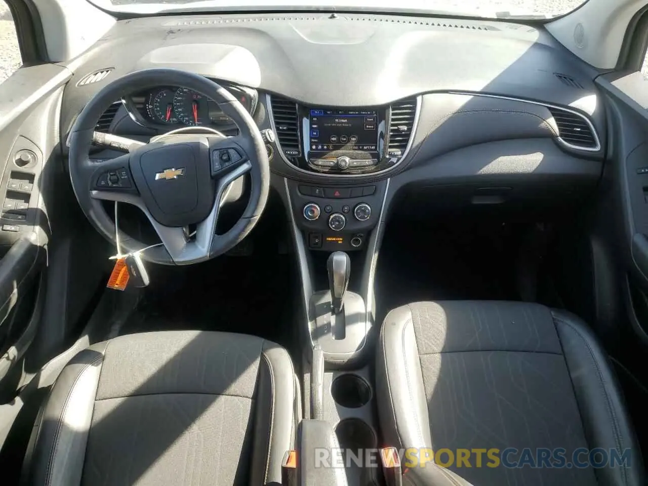8 Photograph of a damaged car KL7CJPSM7NB564899 CHEVROLET TRAX 2022
