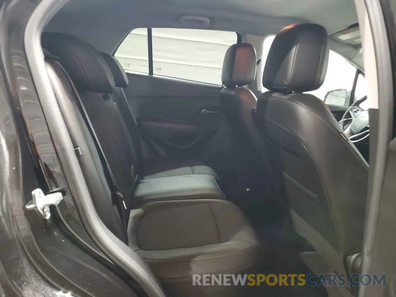 11 Photograph of a damaged car KL7CJPSM8NB502217 CHEVROLET TRAX 2022