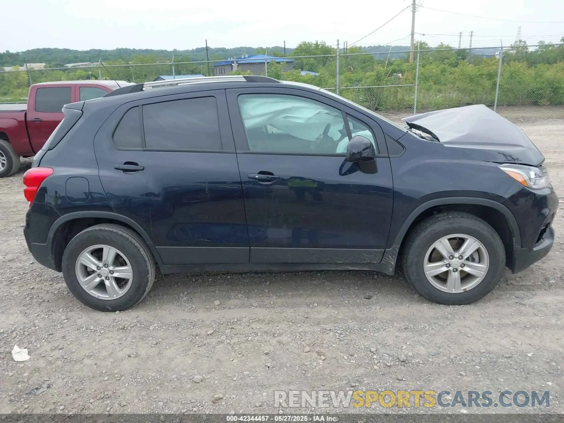 11 Photograph of a damaged car KL7CJPSM9NB516854 CHEVROLET TRAX 2022