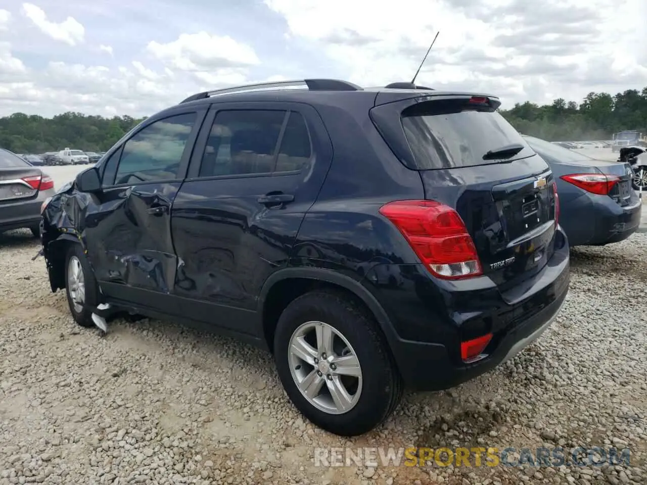 2 Photograph of a damaged car KL7CJPSM9NB558795 CHEVROLET TRAX 2022