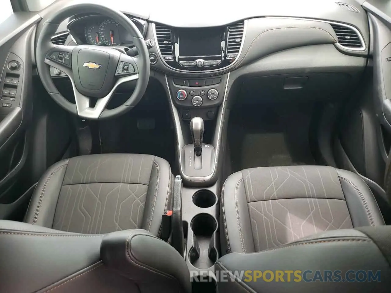 8 Photograph of a damaged car KL7CJPSM9NB558795 CHEVROLET TRAX 2022