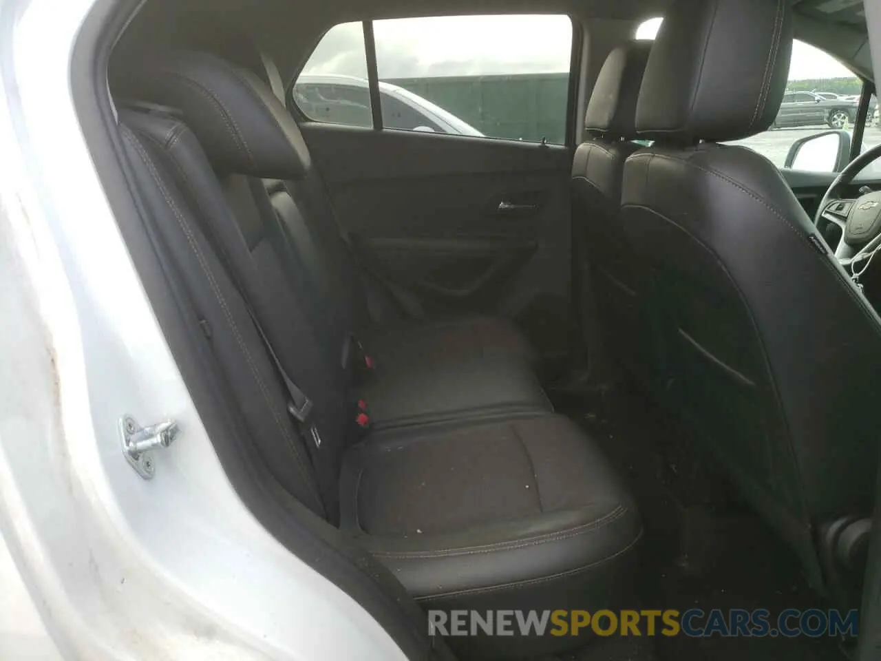 11 Photograph of a damaged car KL7CJPSMXNB536918 CHEVROLET TRAX 2022