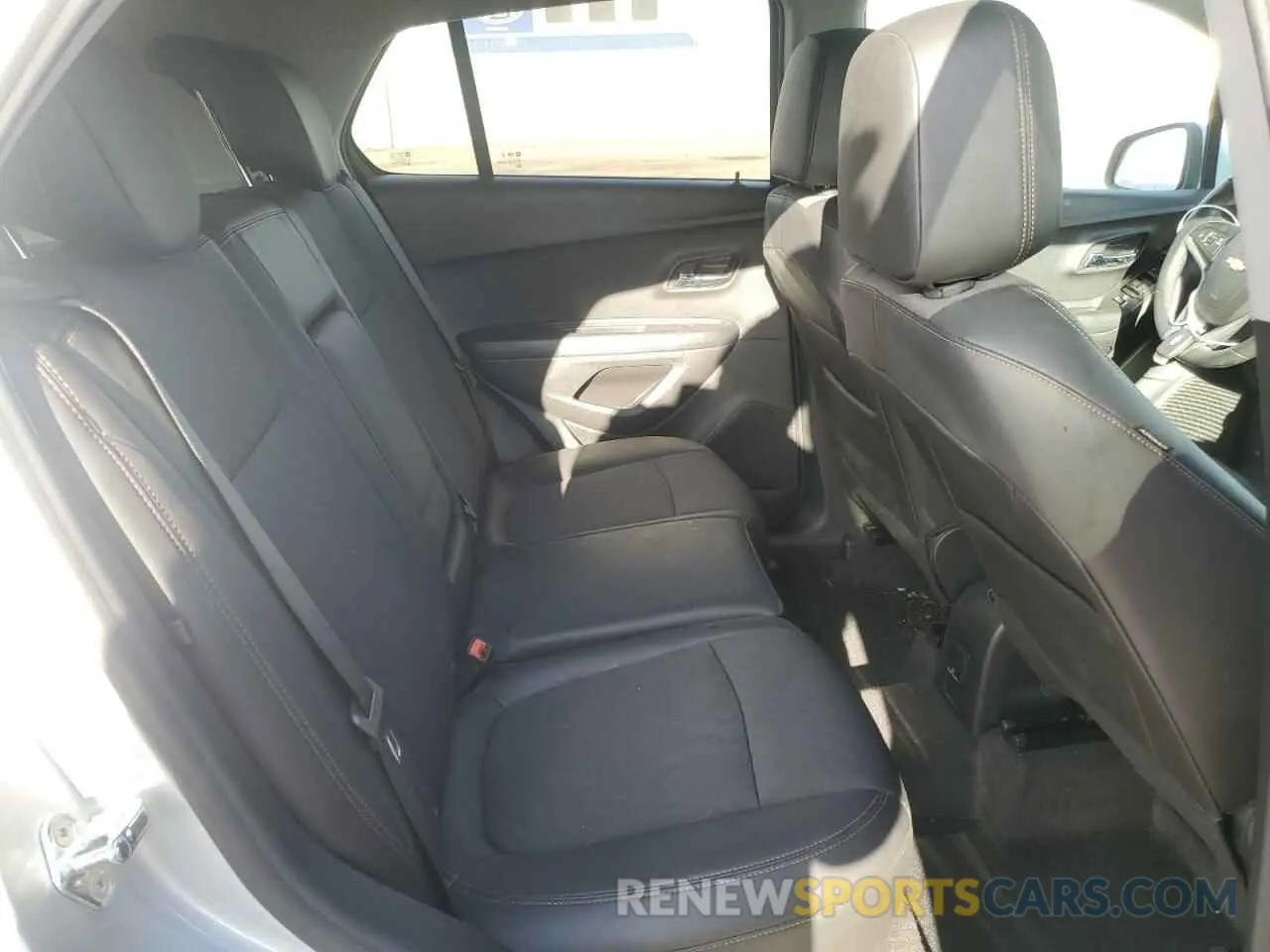 11 Photograph of a damaged car KL7CJPSMXNB563066 CHEVROLET TRAX 2022