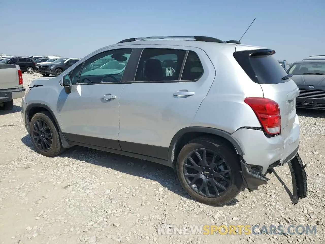 2 Photograph of a damaged car KL7CJPSMXNB563066 CHEVROLET TRAX 2022