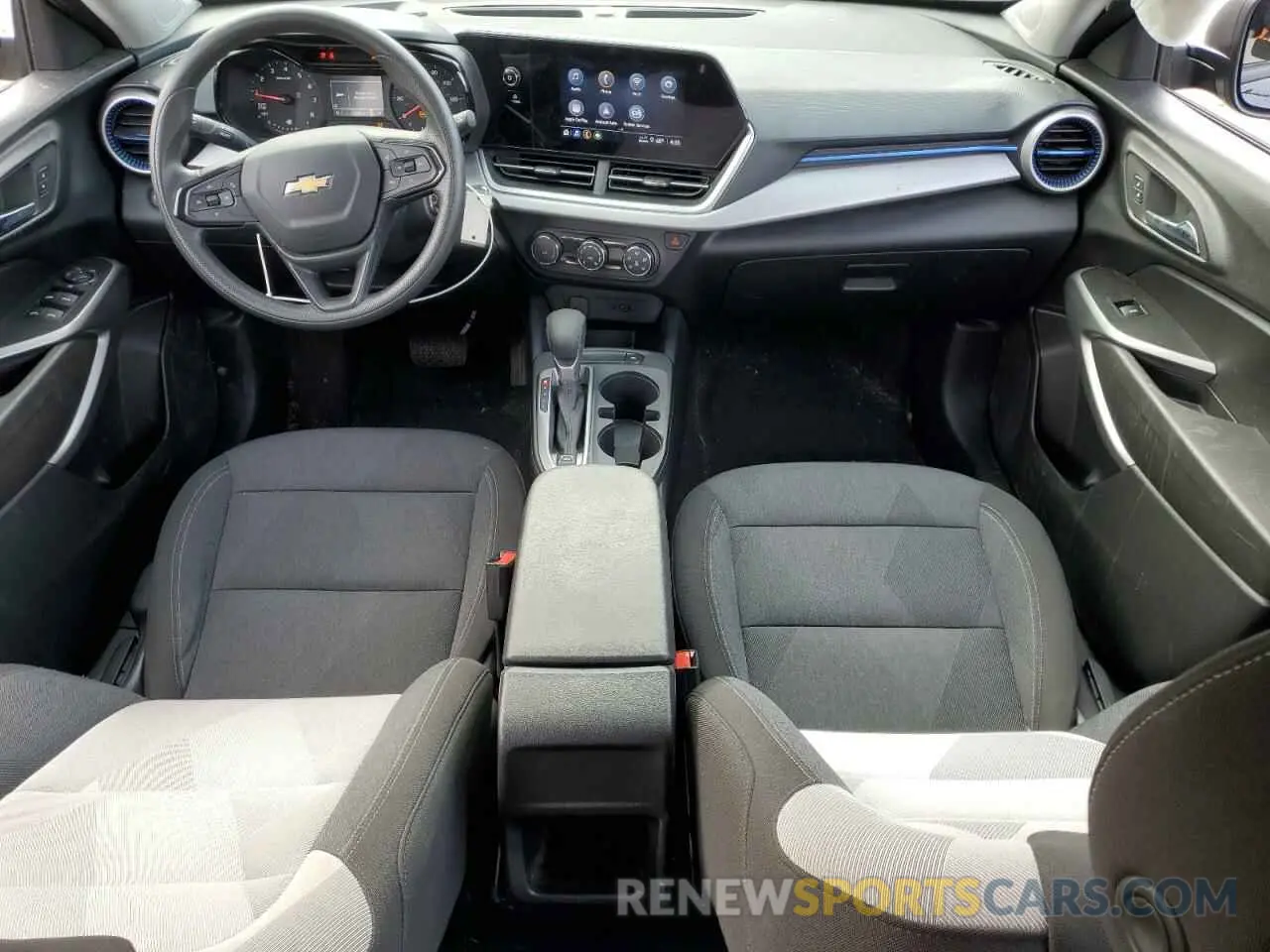 8 Photograph of a damaged car KL77LFE20RC033088 CHEVROLET TRAX 2024