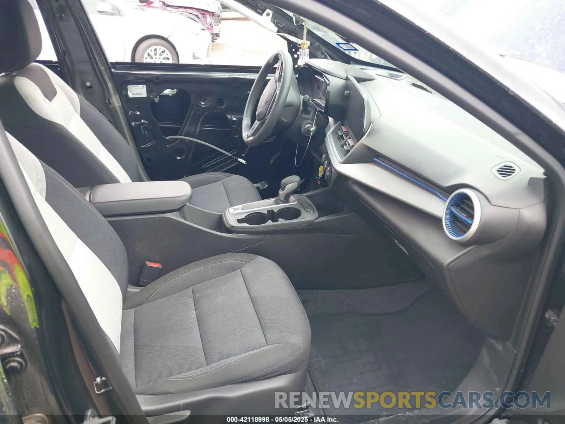 5 Photograph of a damaged car KL77LFE20RC110378 CHEVROLET TRAX 2024