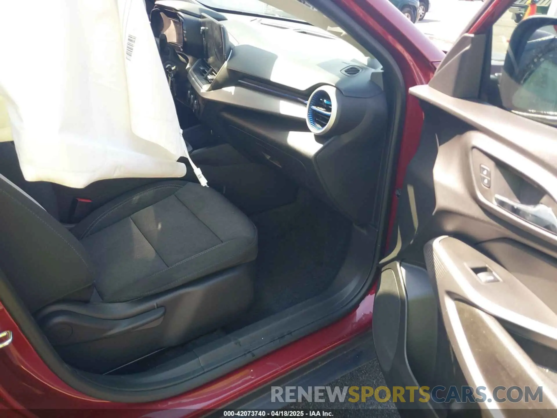 5 Photograph of a damaged car KL77LFE21RC094353 CHEVROLET TRAX 2024