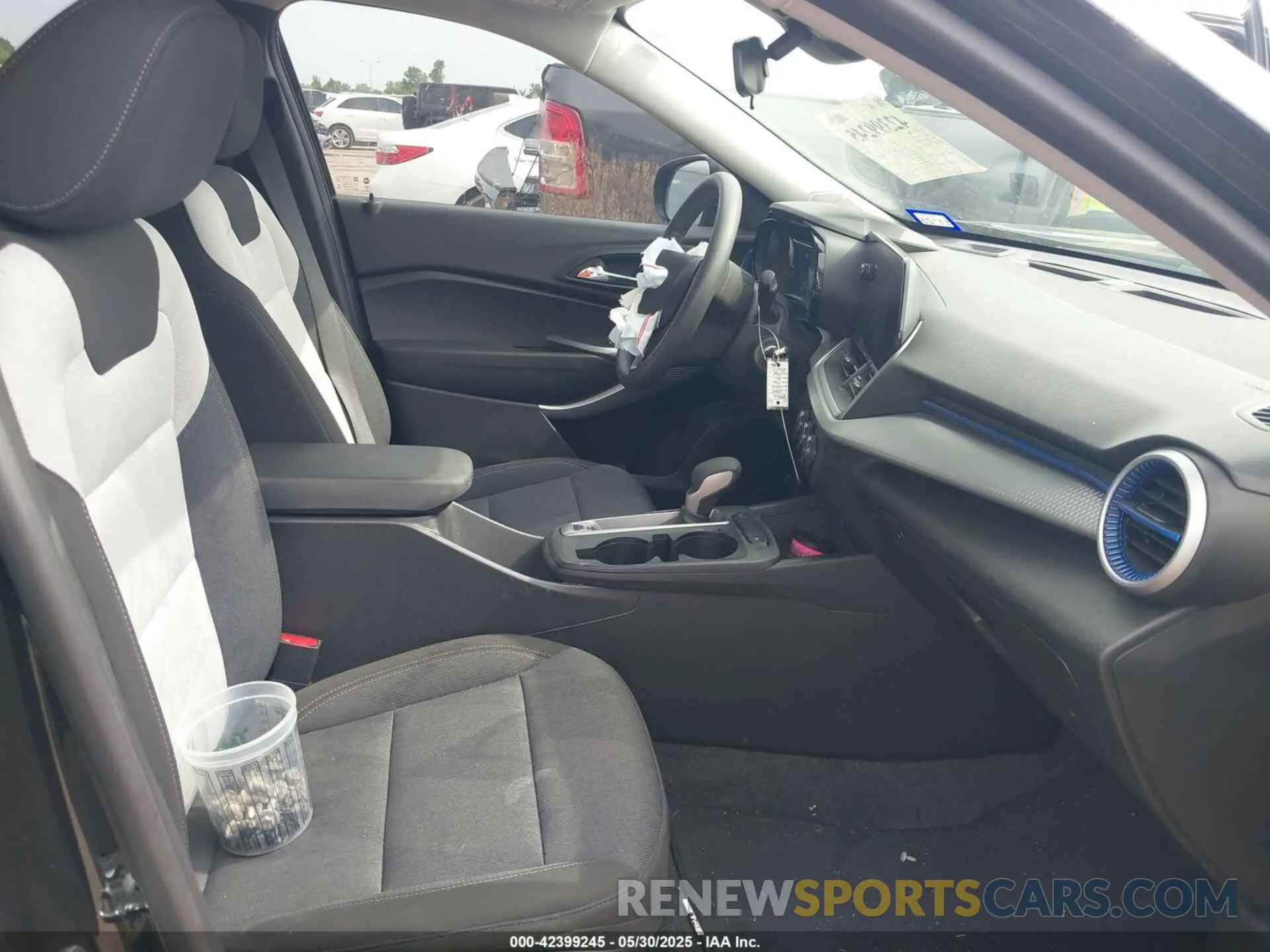 5 Photograph of a damaged car KL77LFE21RC139677 CHEVROLET TRAX 2024