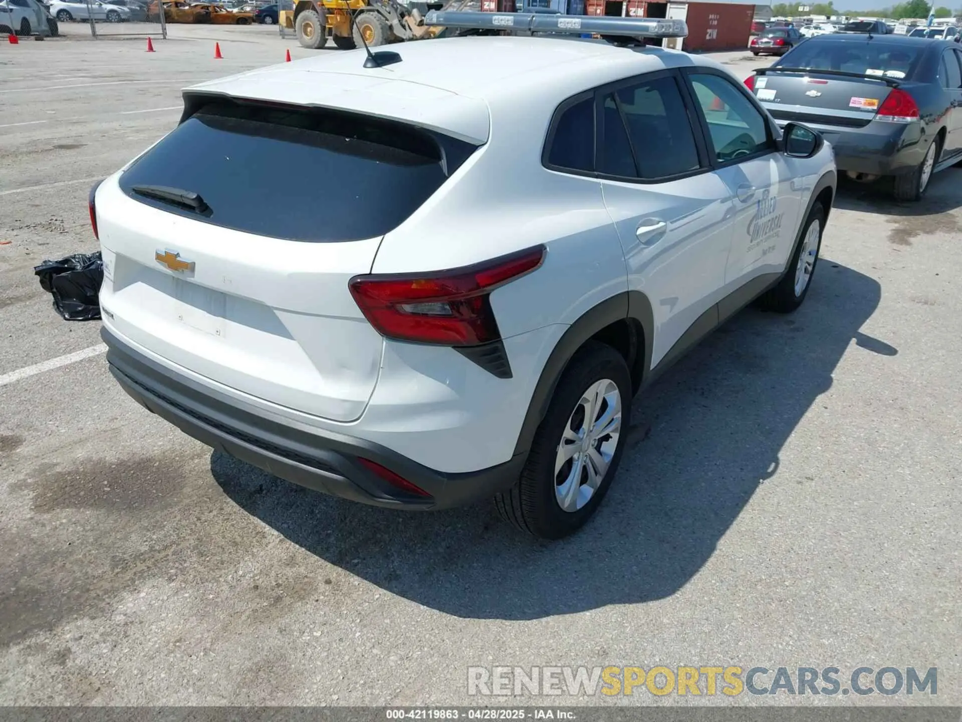 4 Photograph of a damaged car KL77LFE21RC140053 CHEVROLET TRAX 2024