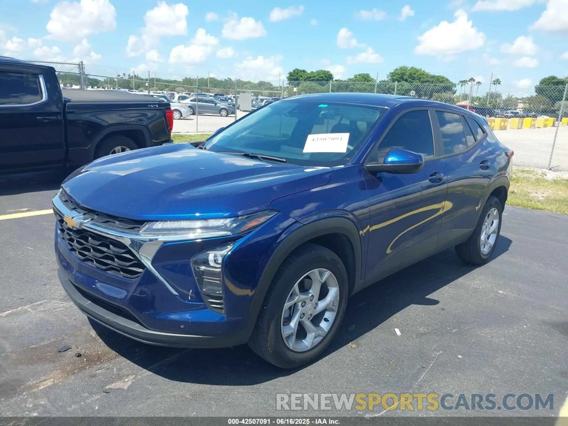 2 Photograph of a damaged car KL77LFE21RC162568 CHEVROLET TRAX 2024