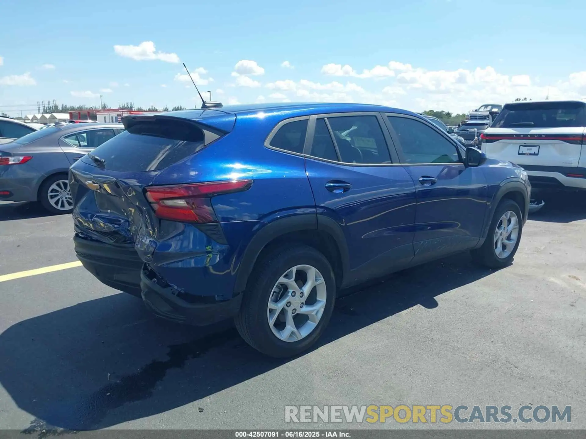 4 Photograph of a damaged car KL77LFE21RC162568 CHEVROLET TRAX 2024