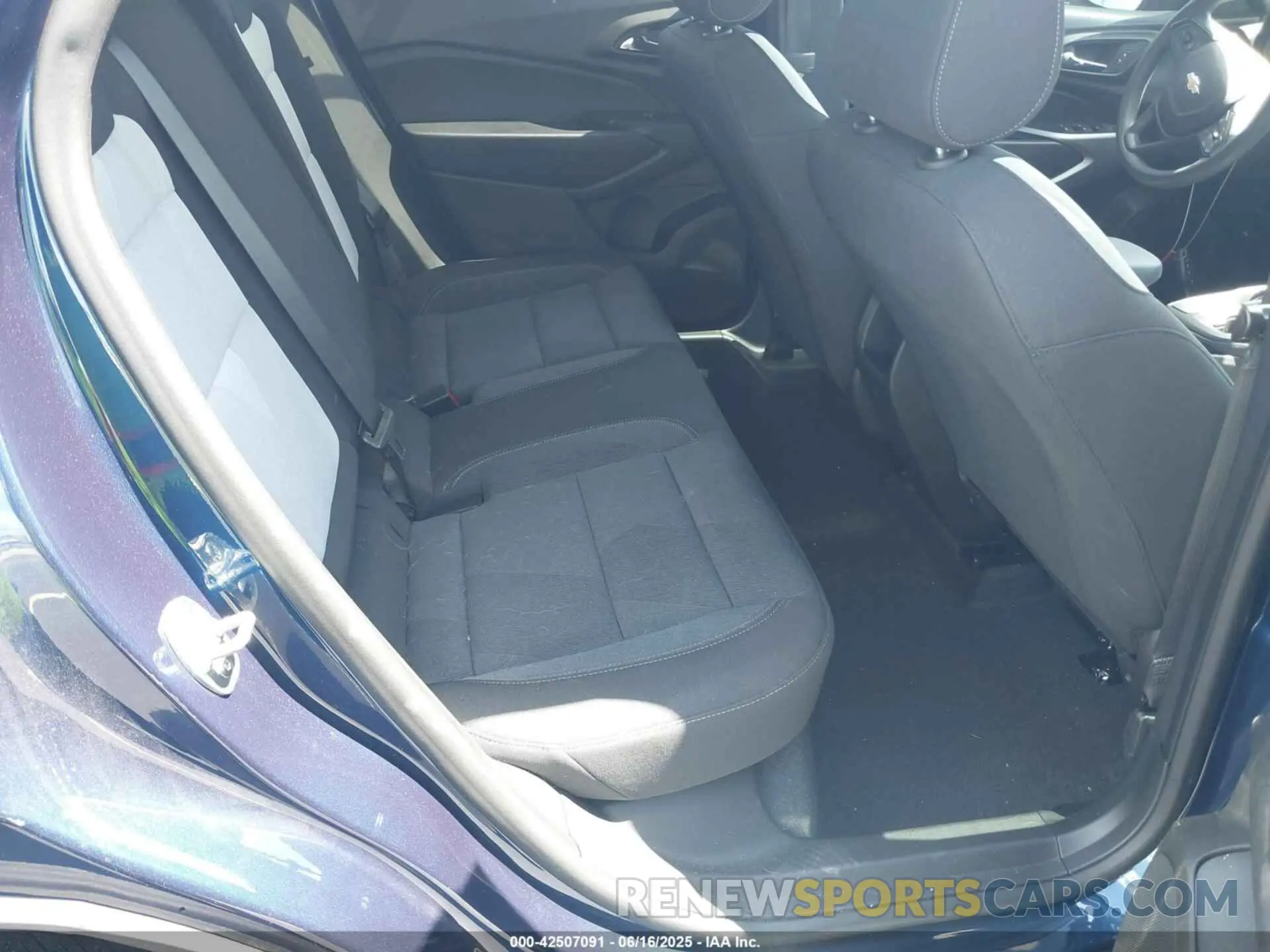 8 Photograph of a damaged car KL77LFE21RC162568 CHEVROLET TRAX 2024