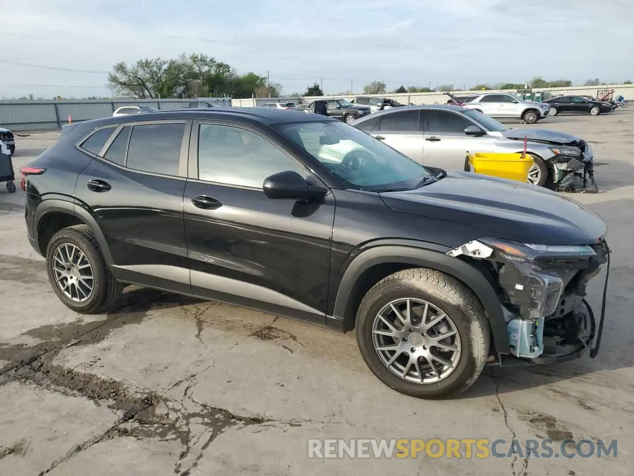4 Photograph of a damaged car KL77LFE22RC054427 CHEVROLET TRAX 2024
