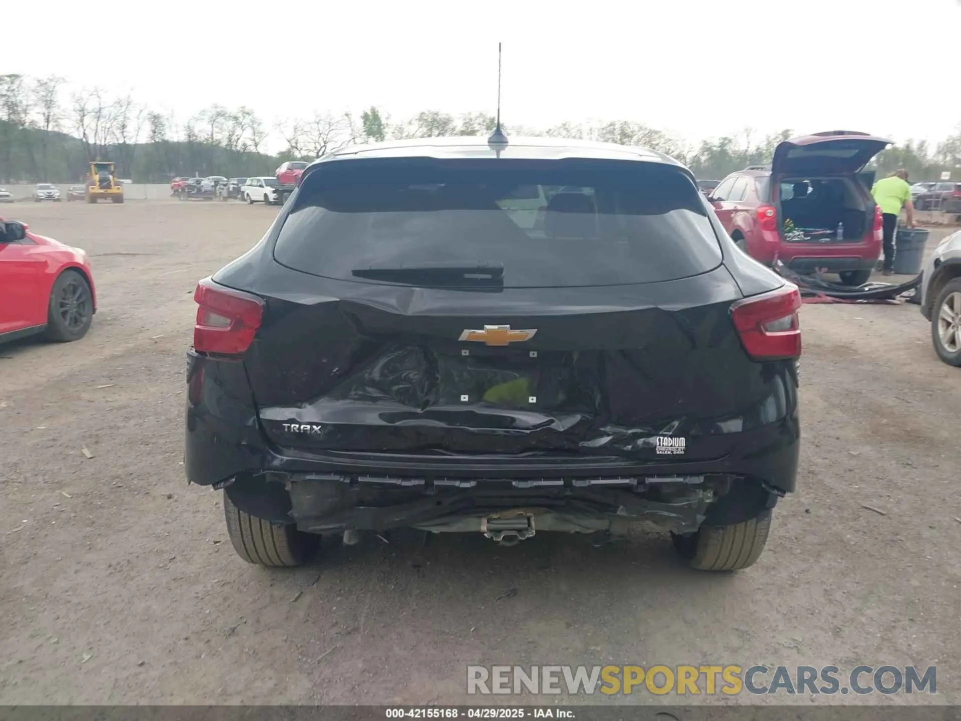 17 Photograph of a damaged car KL77LFE22RC073575 CHEVROLET TRAX 2024