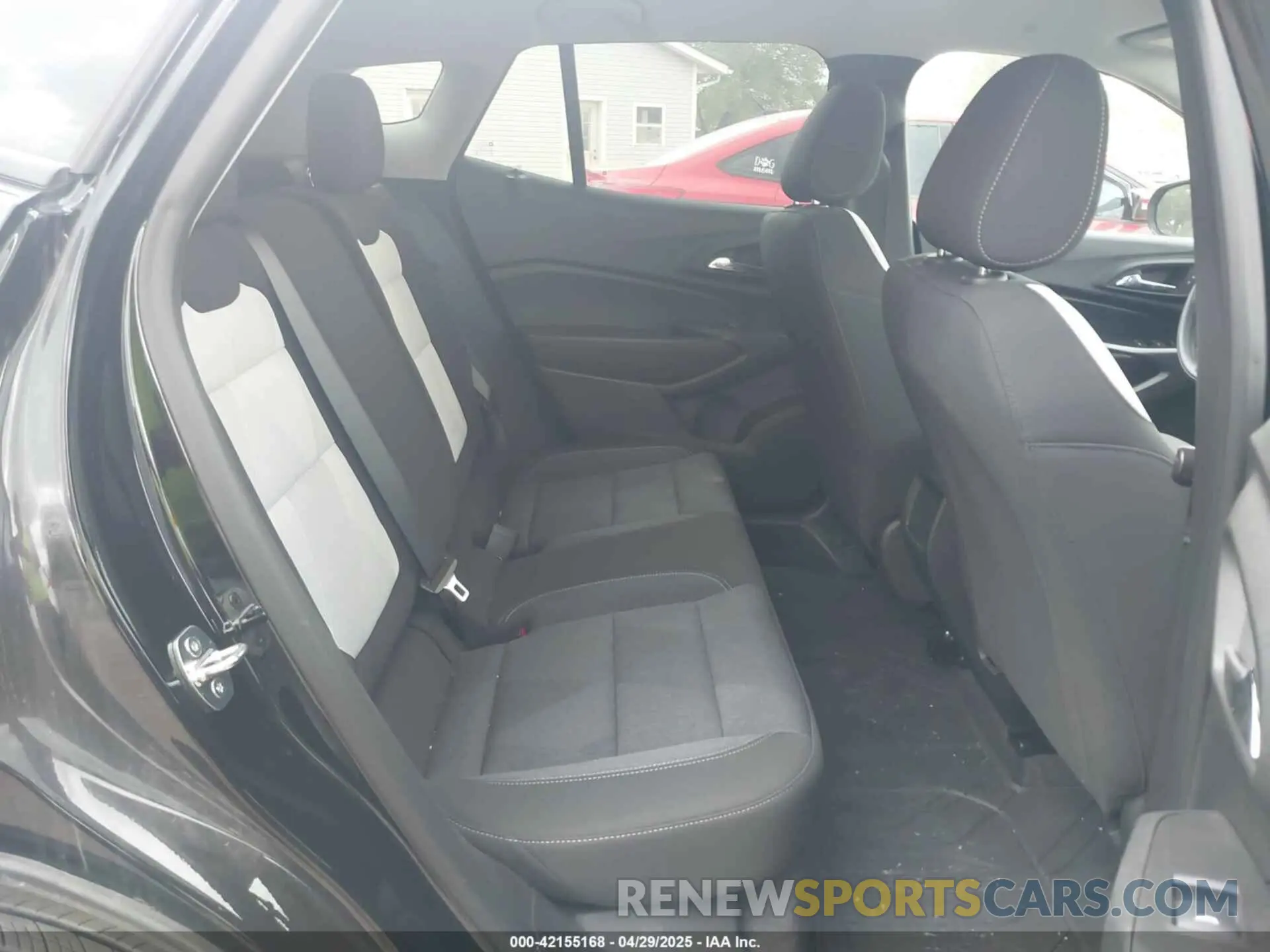 8 Photograph of a damaged car KL77LFE22RC073575 CHEVROLET TRAX 2024