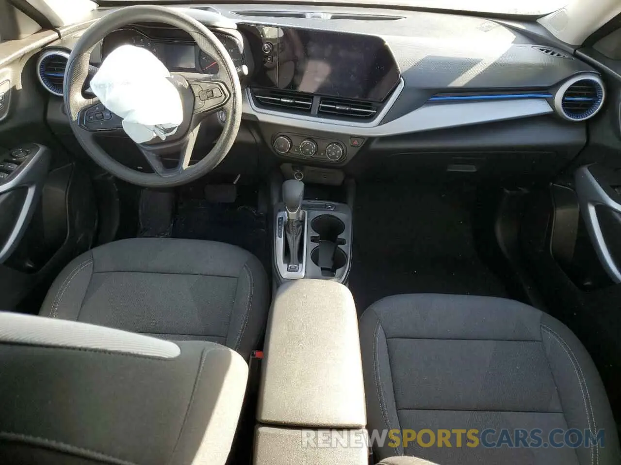 8 Photograph of a damaged car KL77LFE22RC151823 CHEVROLET TRAX 2024