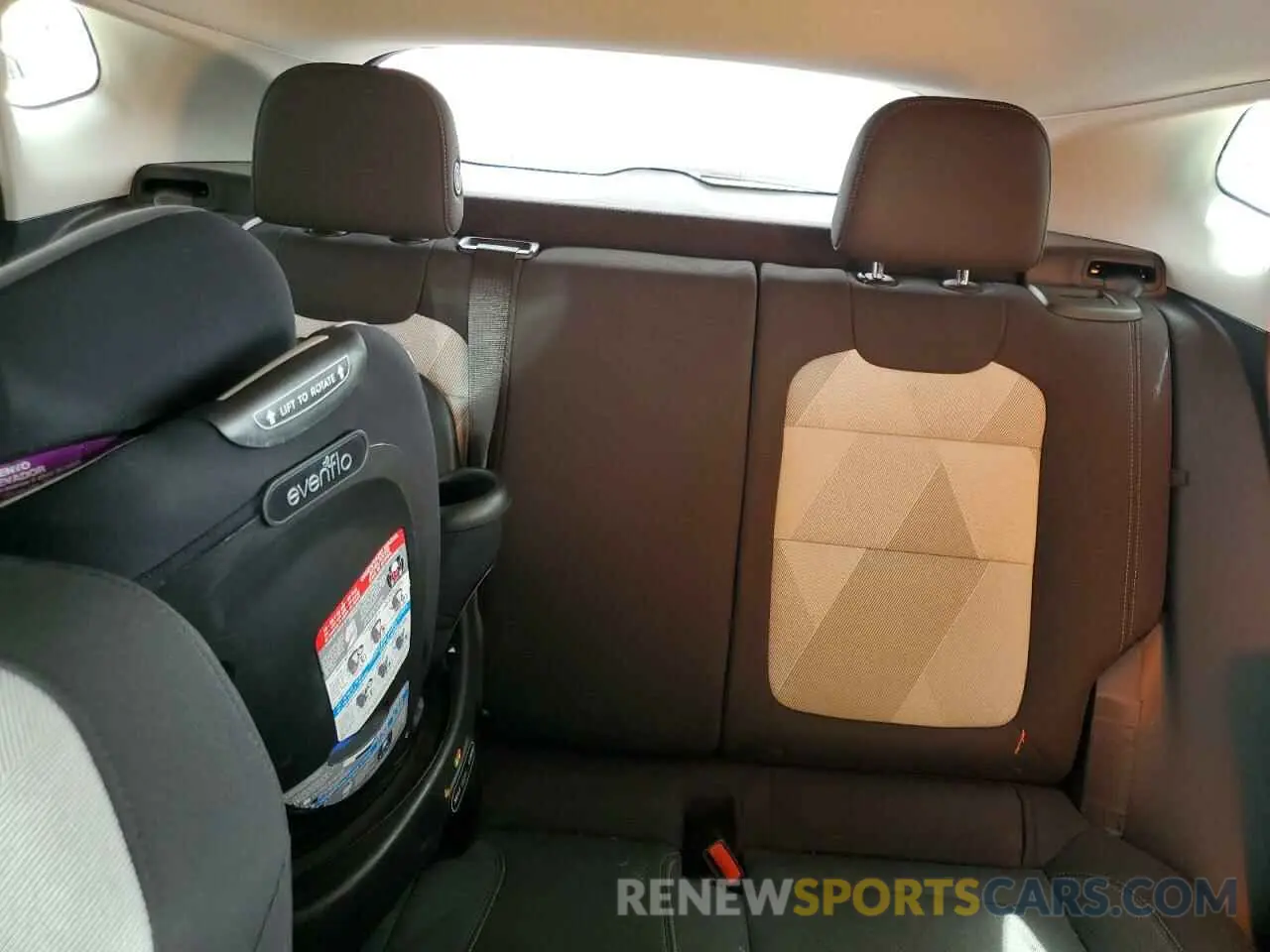 10 Photograph of a damaged car KL77LFE22RC163728 CHEVROLET TRAX 2024