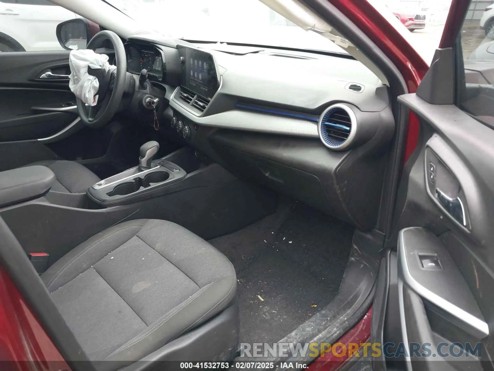 5 Photograph of a damaged car KL77LFE22RC209591 CHEVROLET TRAX 2024