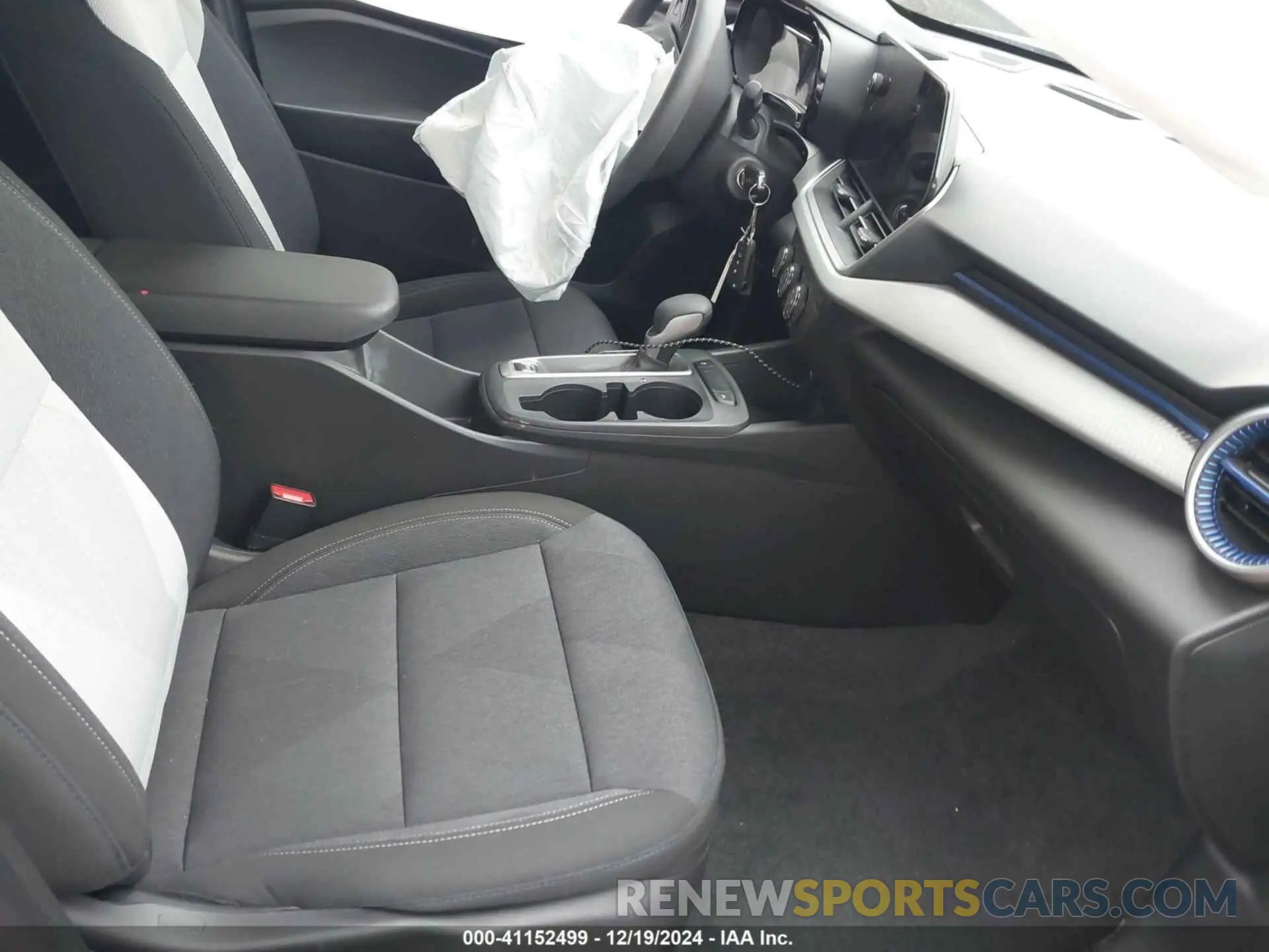 5 Photograph of a damaged car KL77LFE23RC109953 CHEVROLET TRAX 2024