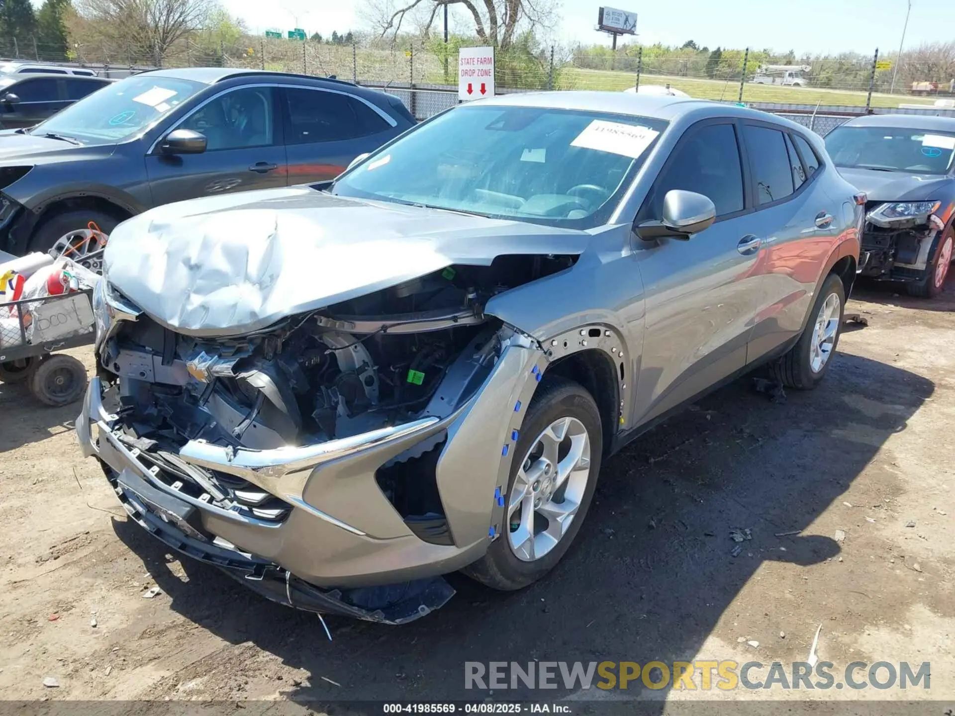 2 Photograph of a damaged car KL77LFE24RC219376 CHEVROLET TRAX 2024