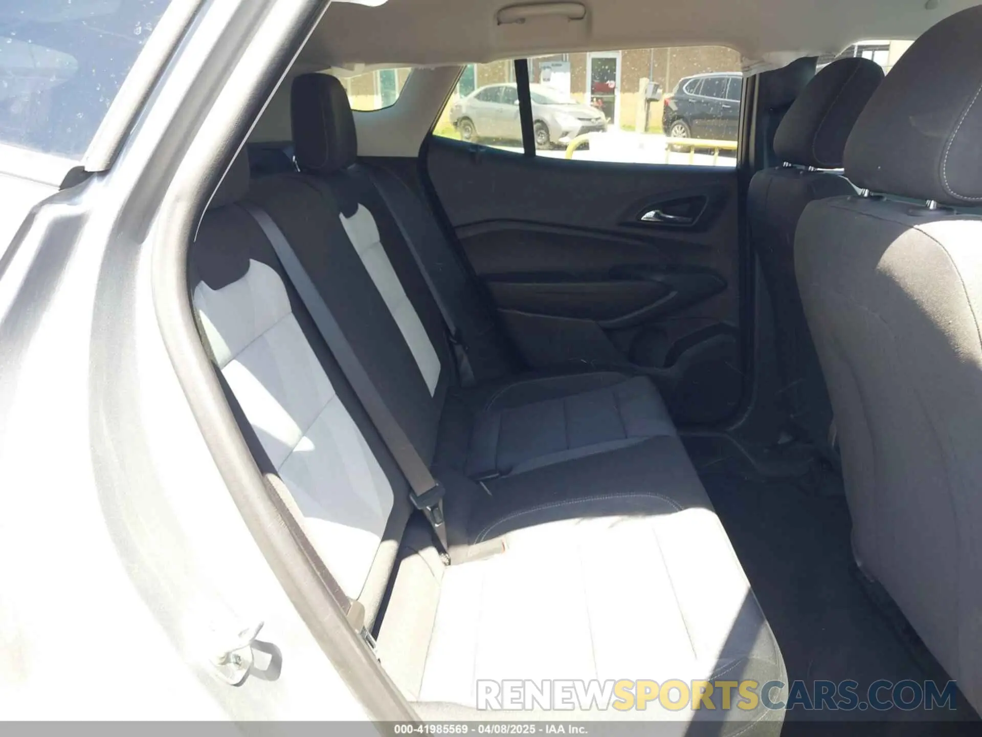 8 Photograph of a damaged car KL77LFE24RC219376 CHEVROLET TRAX 2024