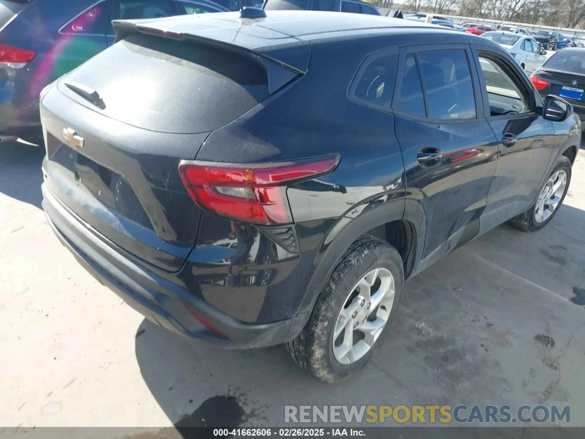 4 Photograph of a damaged car KL77LFE25RC019719 CHEVROLET TRAX 2024