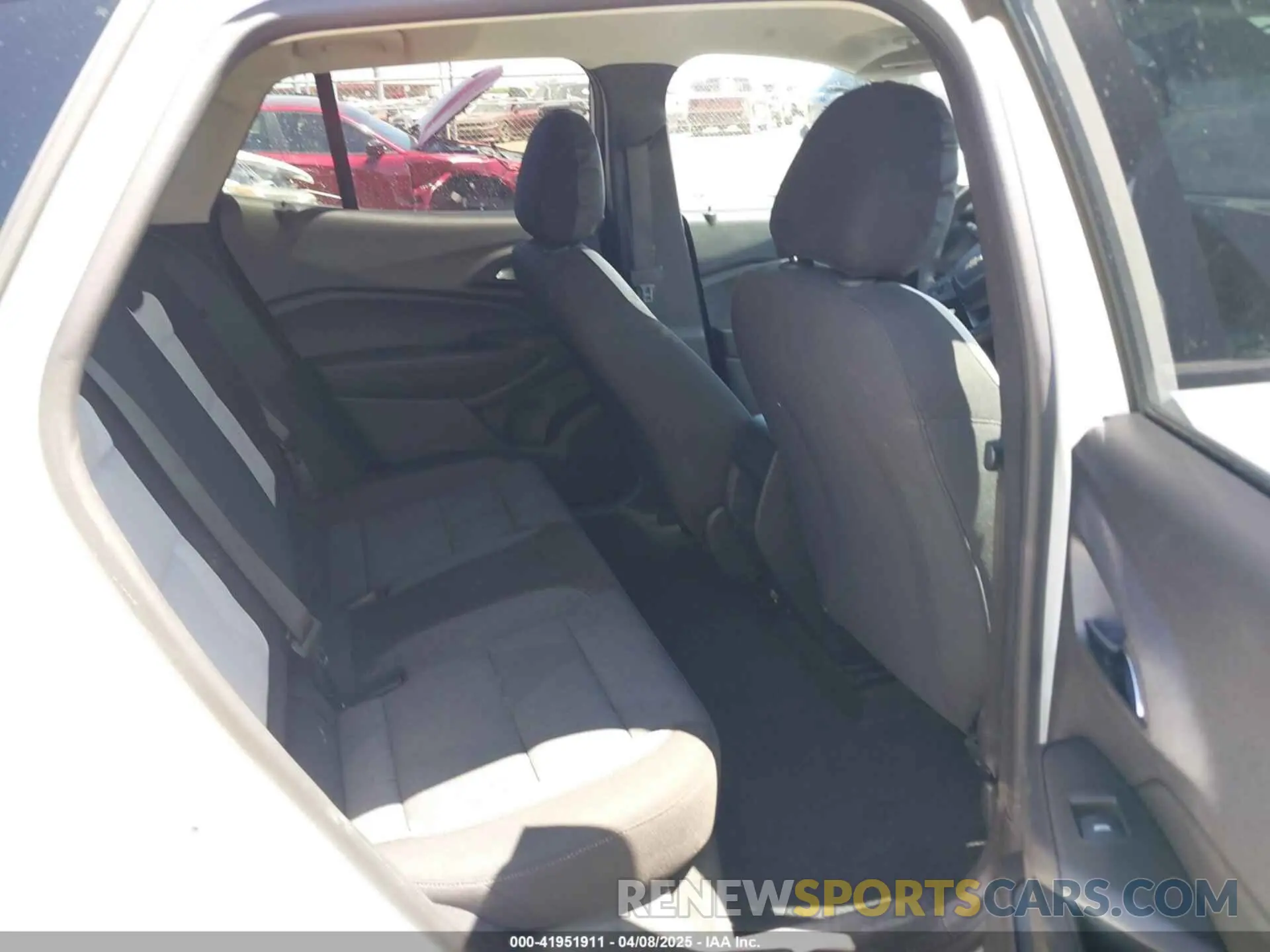 8 Photograph of a damaged car KL77LFE25RC236686 CHEVROLET TRAX 2024