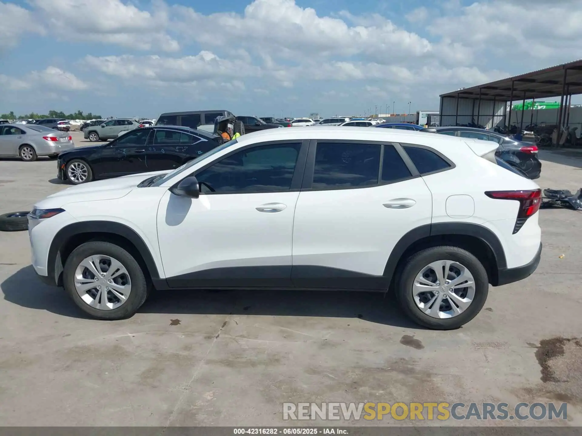 14 Photograph of a damaged car KL77LFE26RC028932 CHEVROLET TRAX 2024
