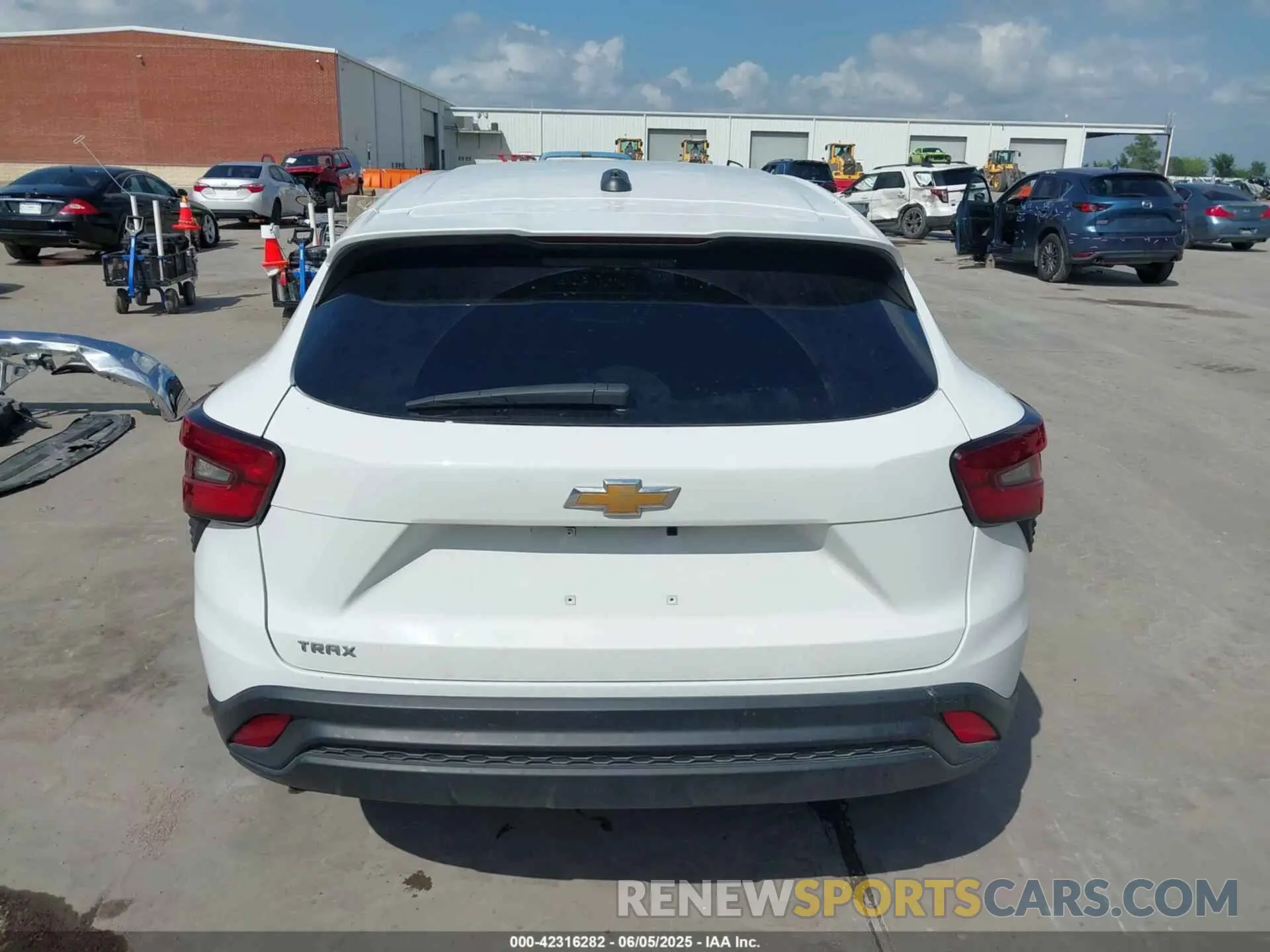 16 Photograph of a damaged car KL77LFE26RC028932 CHEVROLET TRAX 2024