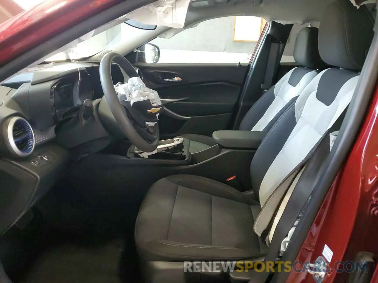 7 Photograph of a damaged car KL77LFE26RC064460 CHEVROLET TRAX 2024