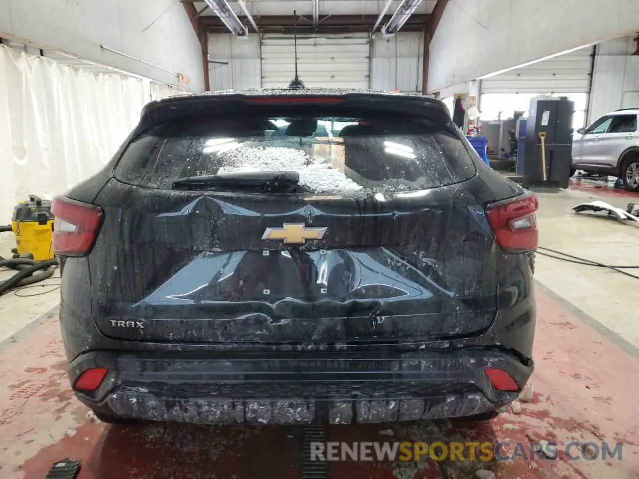 6 Photograph of a damaged car KL77LFE26RC128383 CHEVROLET TRAX 2024