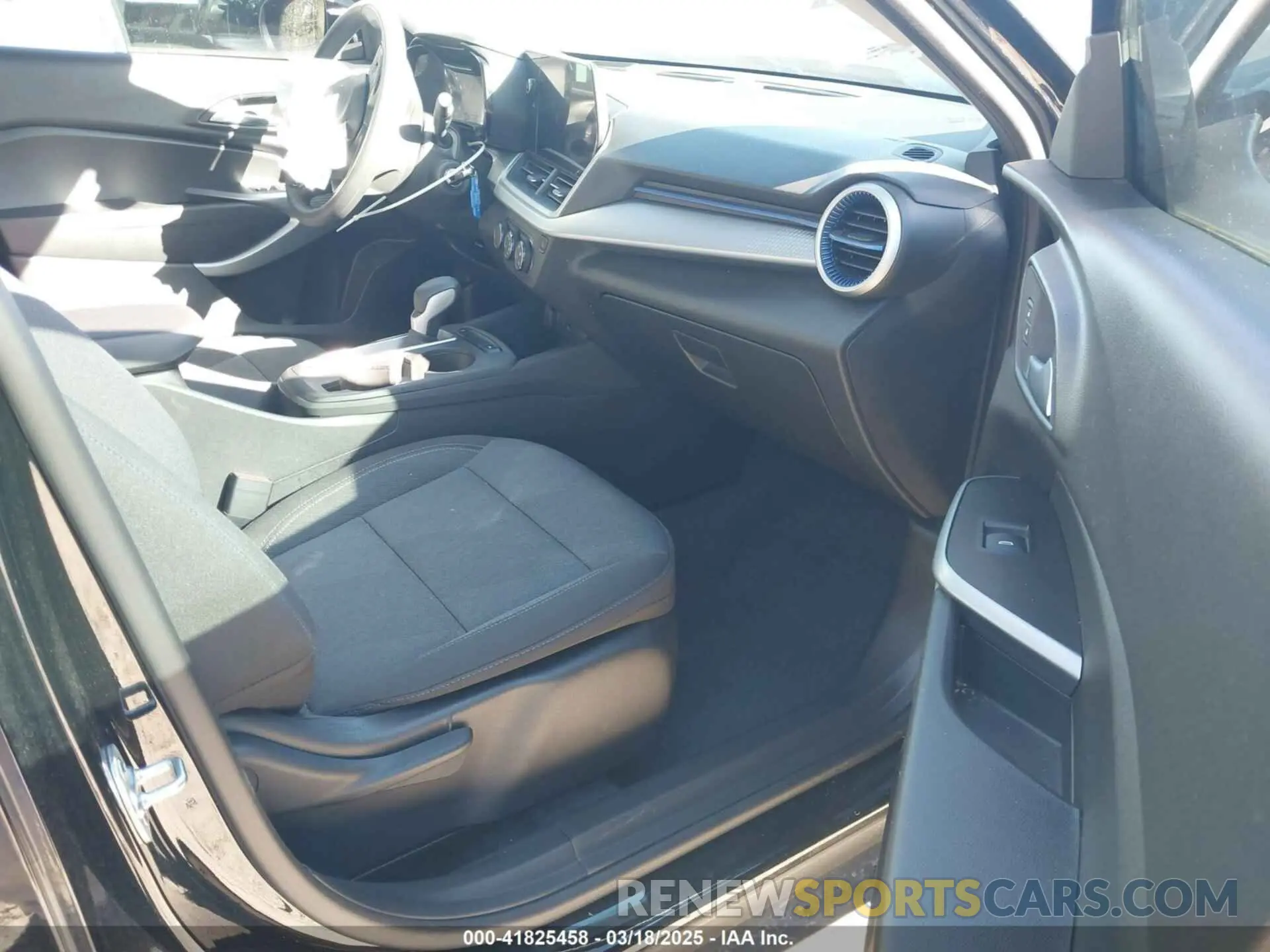 5 Photograph of a damaged car KL77LFE26RC201235 CHEVROLET TRAX 2024