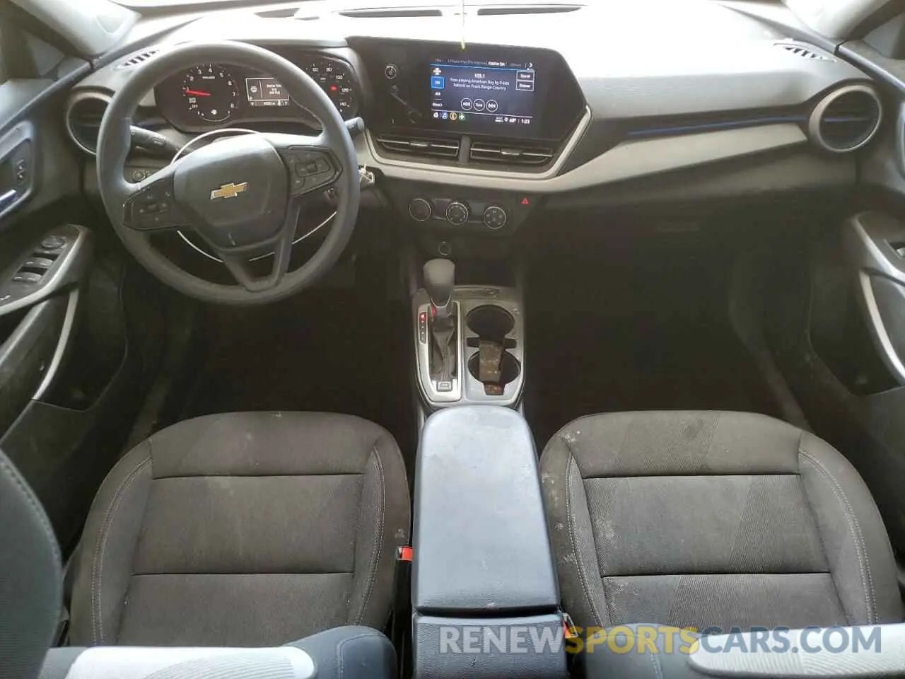 8 Photograph of a damaged car KL77LFE27RC031452 CHEVROLET TRAX 2024