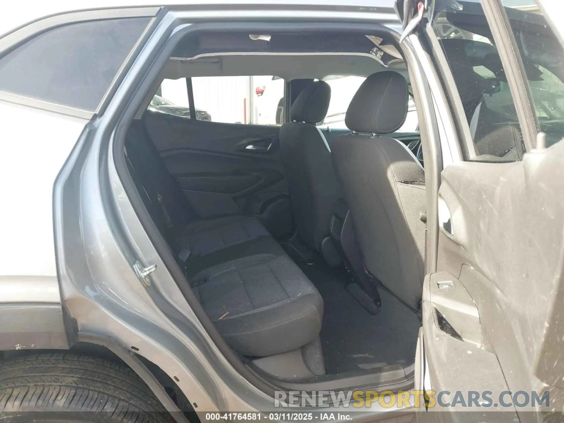 8 Photograph of a damaged car KL77LFE27RC050583 CHEVROLET TRAX 2024