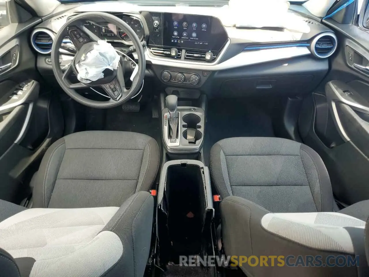 8 Photograph of a damaged car KL77LFE27RC092963 CHEVROLET TRAX 2024